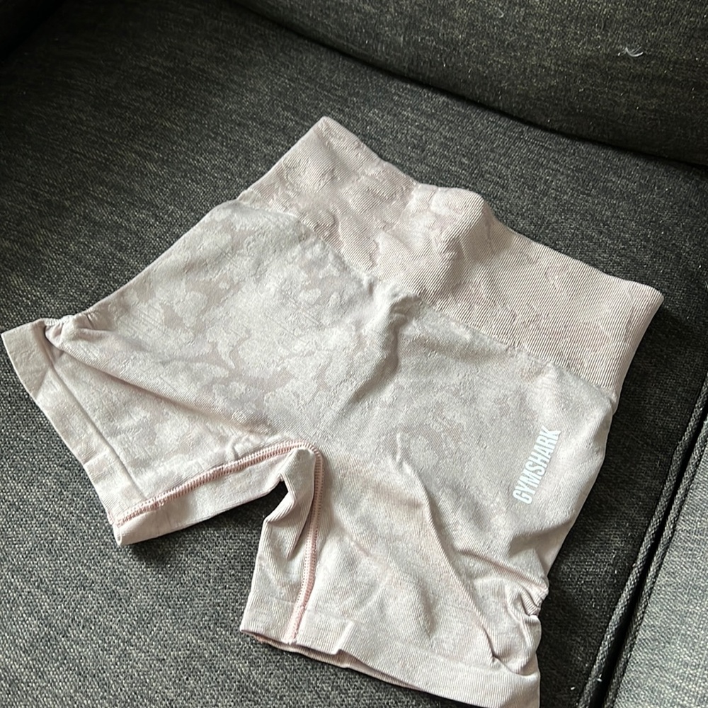 GYMSHARK CAMO SHORTS